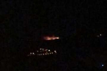 Incendio en la cumbre de Telde, visible desde la parte baja del municipio (FOTO TA, Efe, Francisco Javier Santana y Jesús Ruiz Mesa)